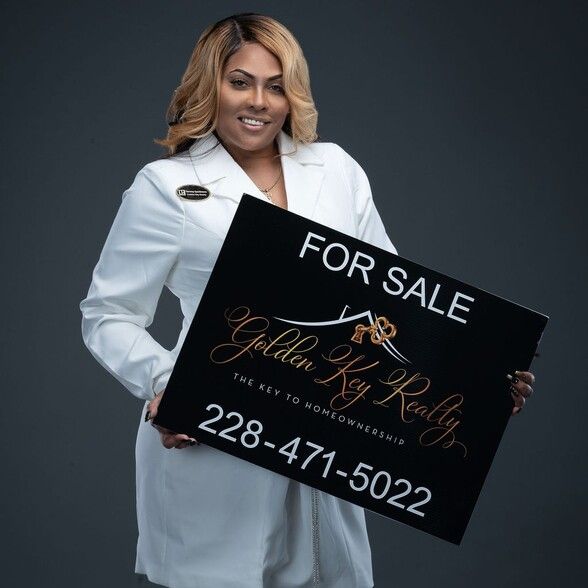 Land Listing Agent Photo