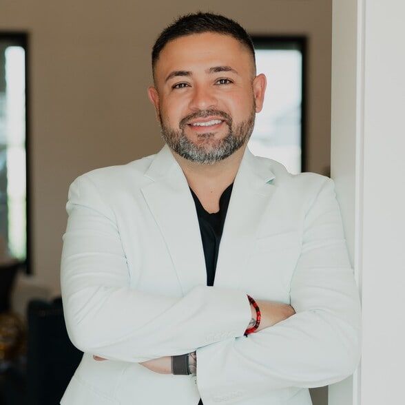 Land Listing Agent Photo