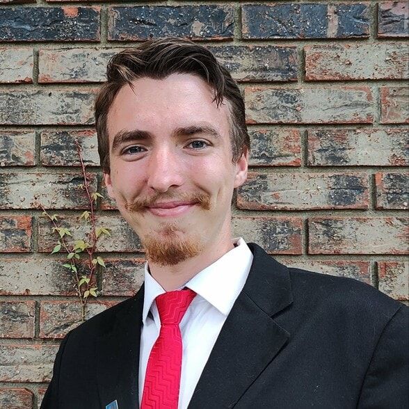 Land Listing Agent Photo