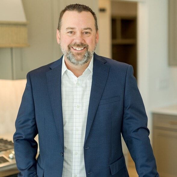 Land Listing Agent Photo