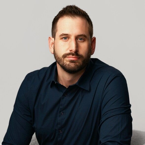 Land Listing Agent Photo