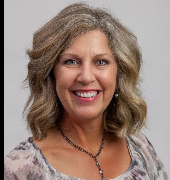 Land Listing Agent Photo