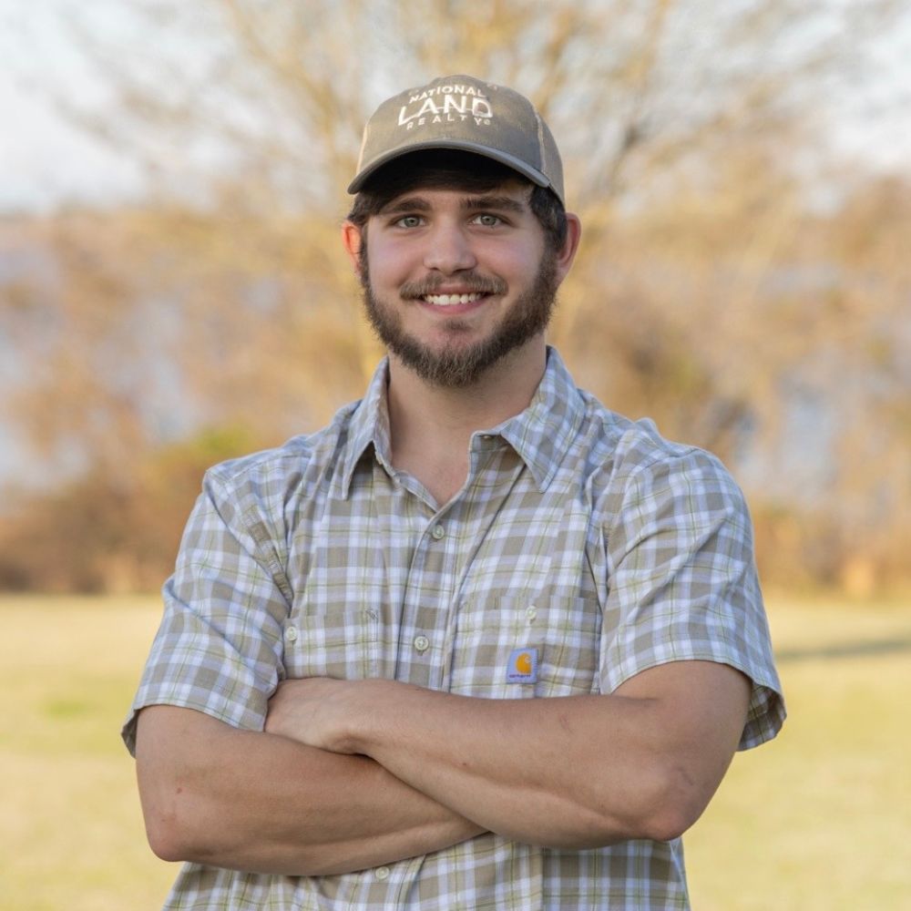 Land Listing Agent Photo