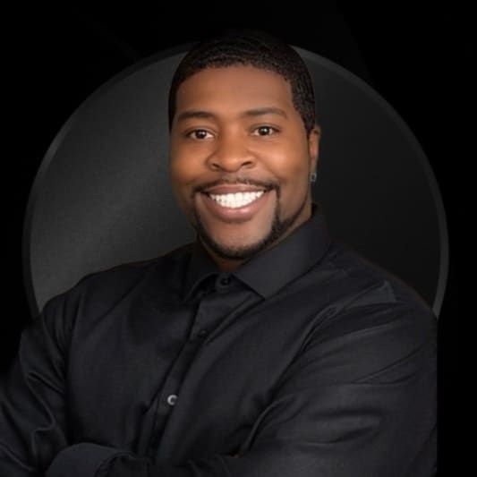 Land Listing Agent Photo