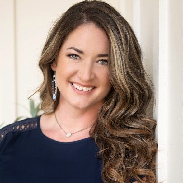 Land Listing Agent Photo