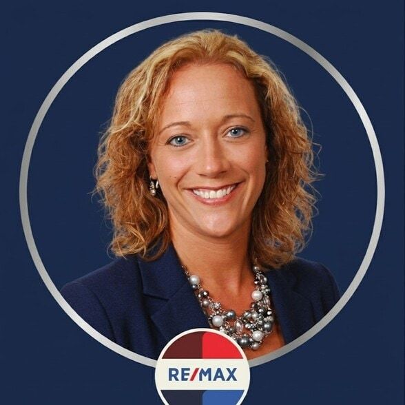 Land Listing Agent Photo