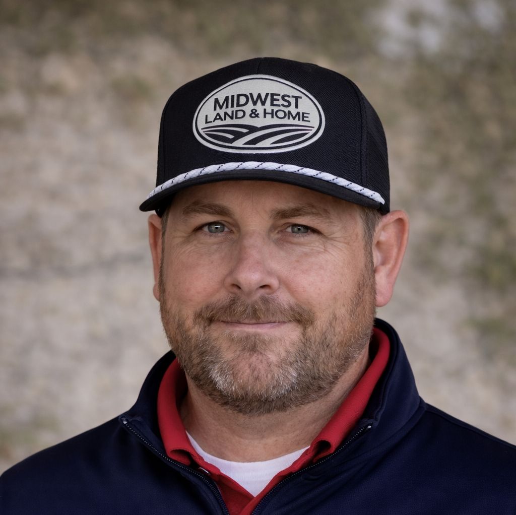 Land Listing Agent Photo