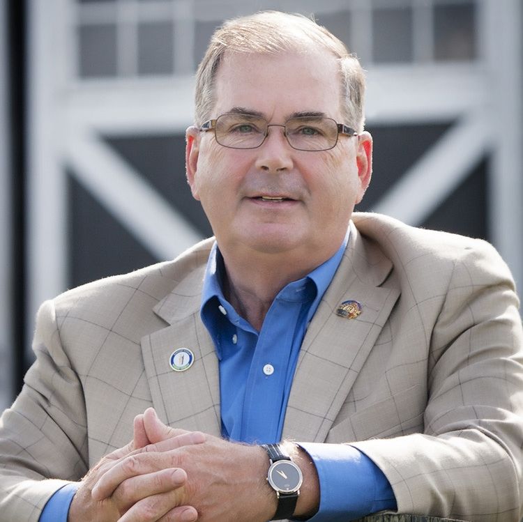 Land Listing Agent Photo