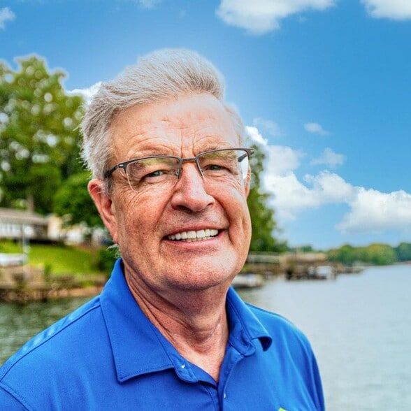 Land Listing Agent Photo