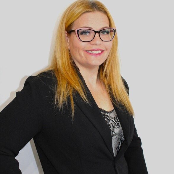 Land Listing Agent Photo