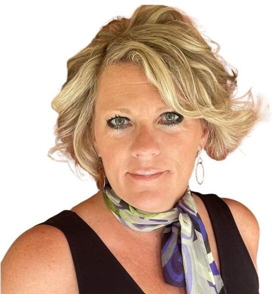 Land Listing Agent Photo