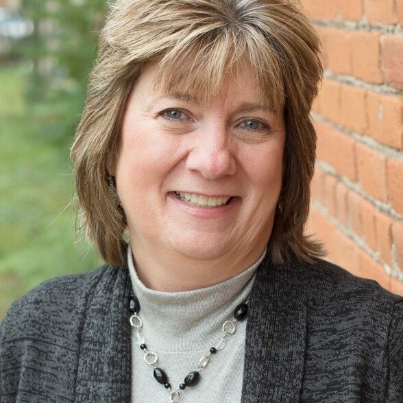 Land Listing Agent Photo