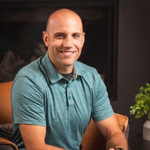 Land Listing Agent Photo