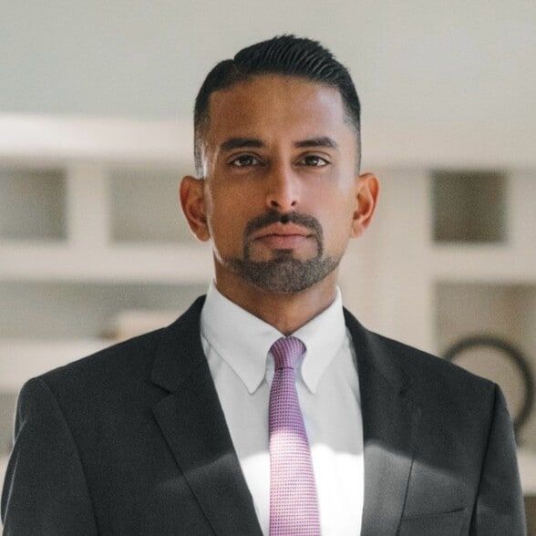 Land Listing Agent Photo