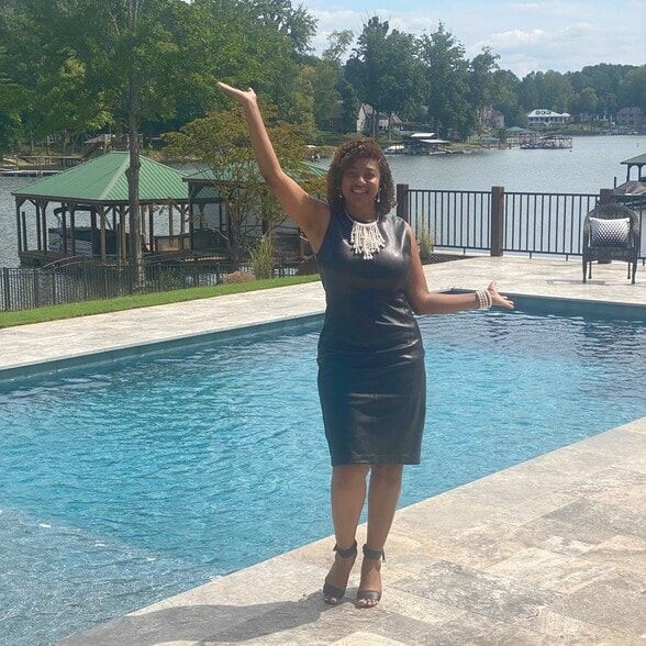 Land Listing Agent Photo