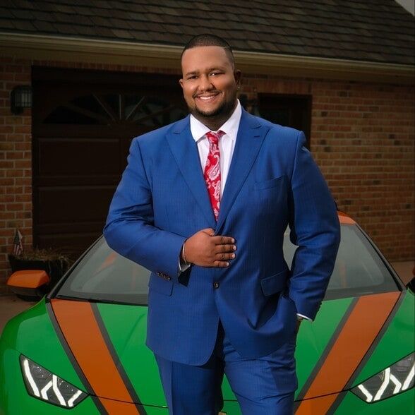 Land Listing Agent Photo