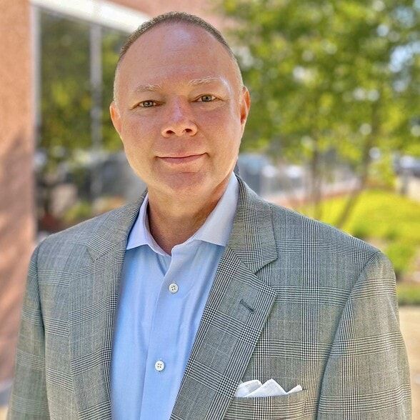 Land Listing Agent Photo