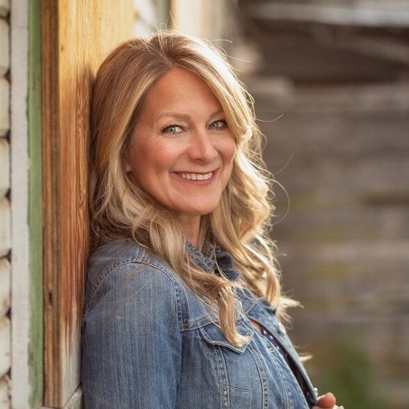 Land Listing Agent Photo