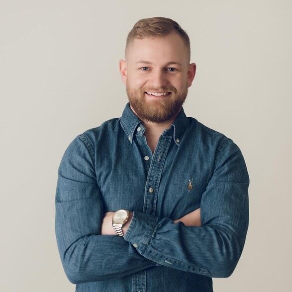 Land Listing Agent Photo