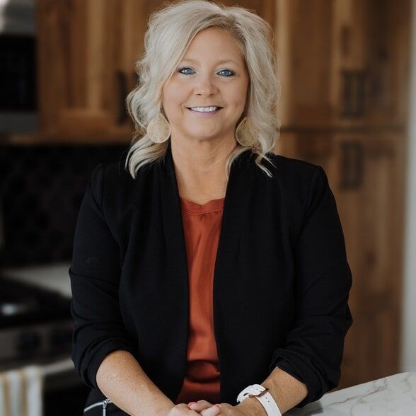 Land Listing Agent Photo