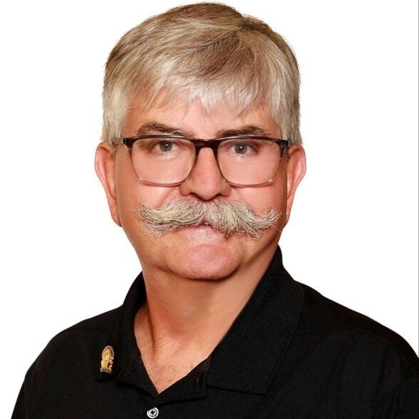 Land Listing Agent Photo