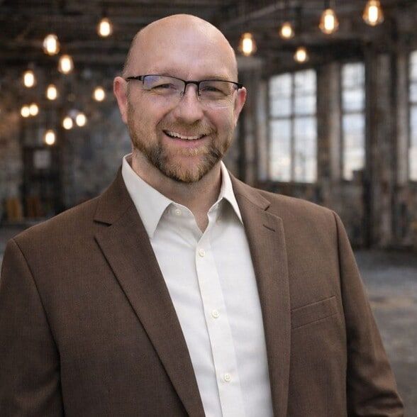 Land Listing Agent Photo