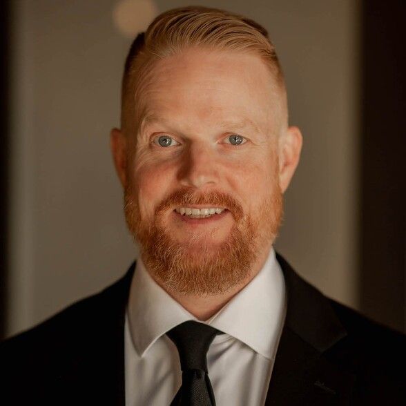 Land Listing Agent Photo