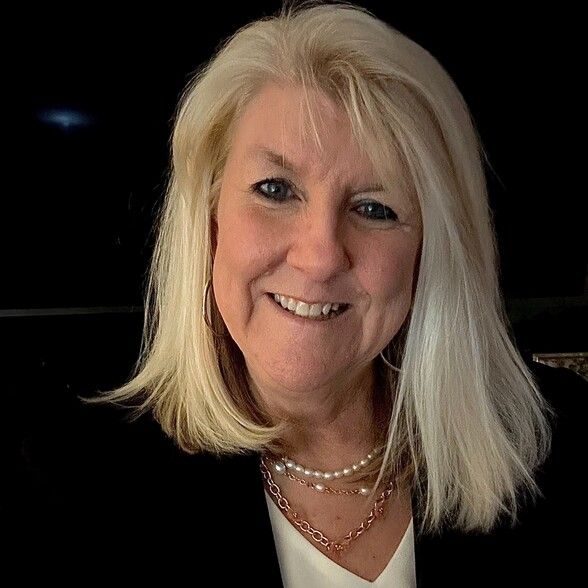 Land Listing Agent Photo