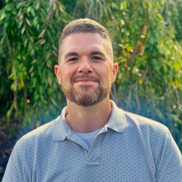 Land Listing Agent Photo