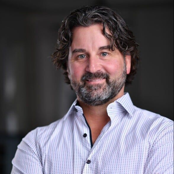 Land Listing Agent Photo