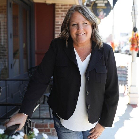 Land Listing Agent Photo