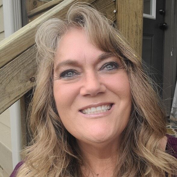 Land Listing Agent Photo