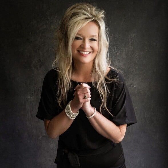 Land Listing Agent Photo