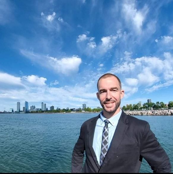 Land Listing Agent Photo