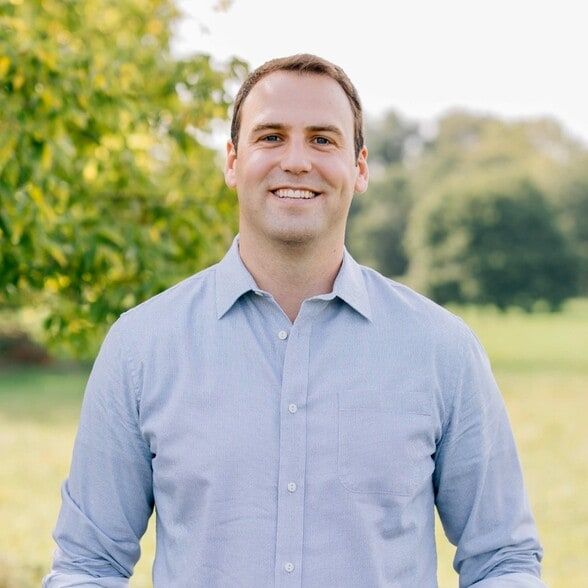 Land Listing Agent Photo