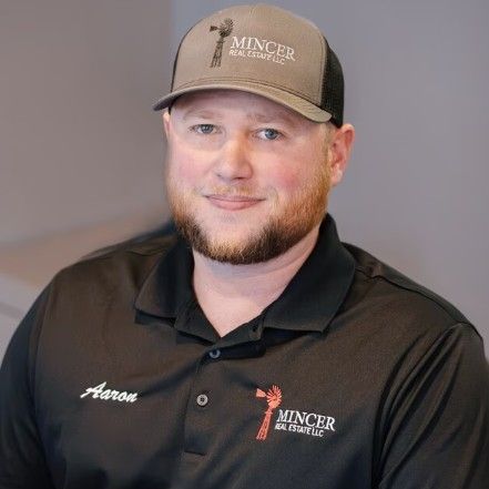 Land Listing Agent Photo