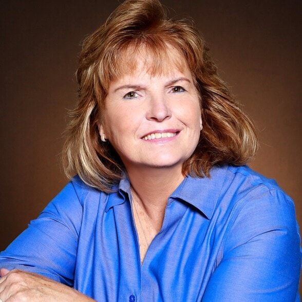 Land Listing Agent Photo