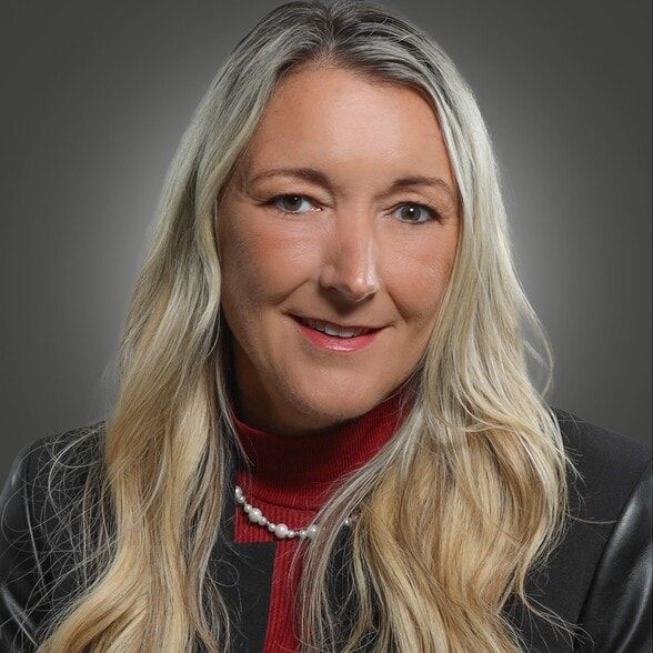 Land Listing Agent Photo