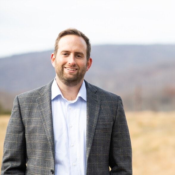 Land Listing Agent Photo