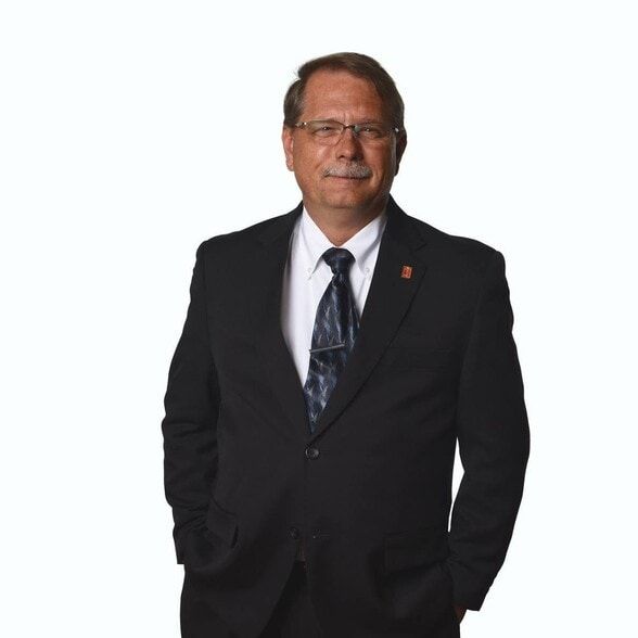 Land Listing Agent Photo