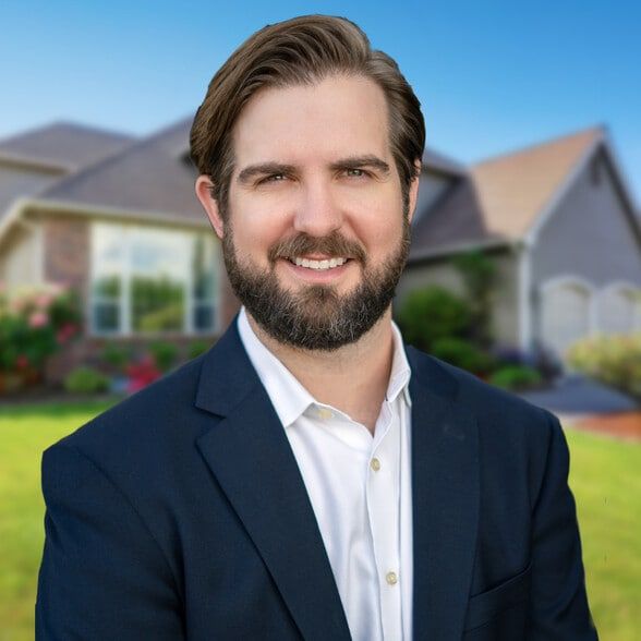 Land Listing Agent Photo