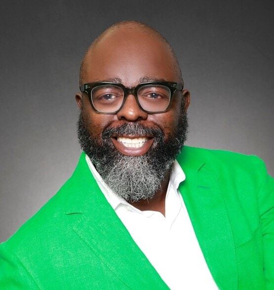 Land Listing Agent Photo