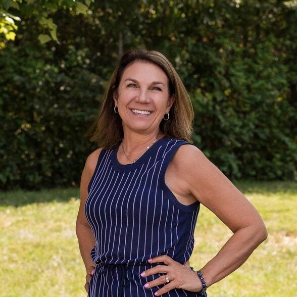 Land Listing Agent Photo