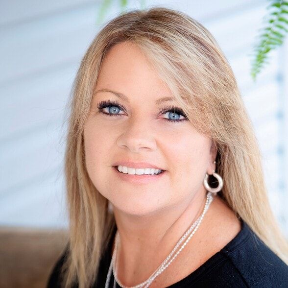 Land Listing Agent Photo