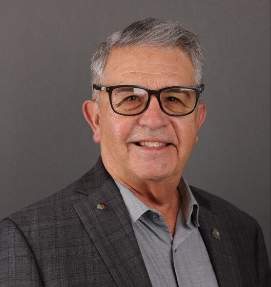 Land Listing Agent Photo