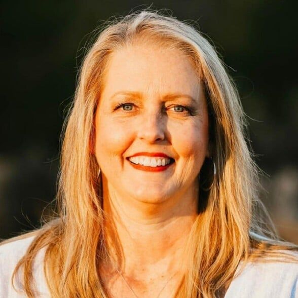 Land Listing Agent Photo