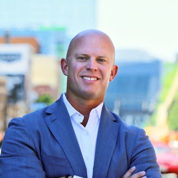 Land Listing Agent Photo