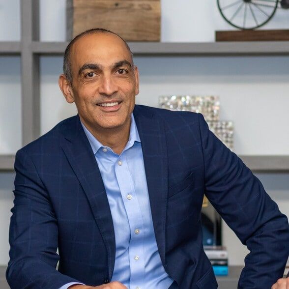 Land Listing Agent Photo