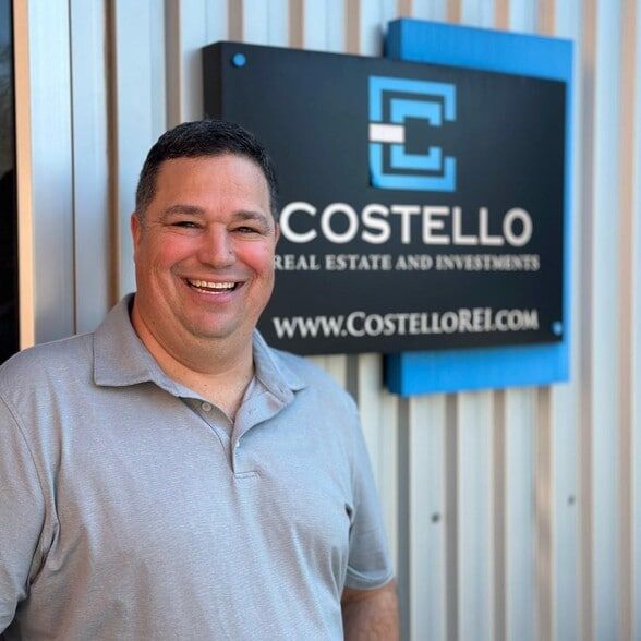 Land Listing Agent Photo