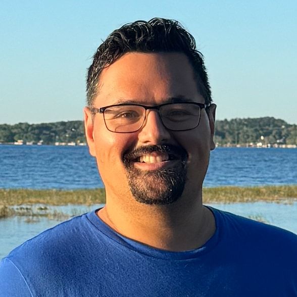 Land Listing Agent Photo